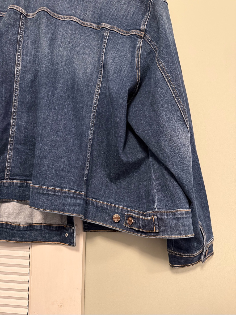 torrid Dark Blue Denim Jacket with Contrast Stitching - Picture 4 of 7